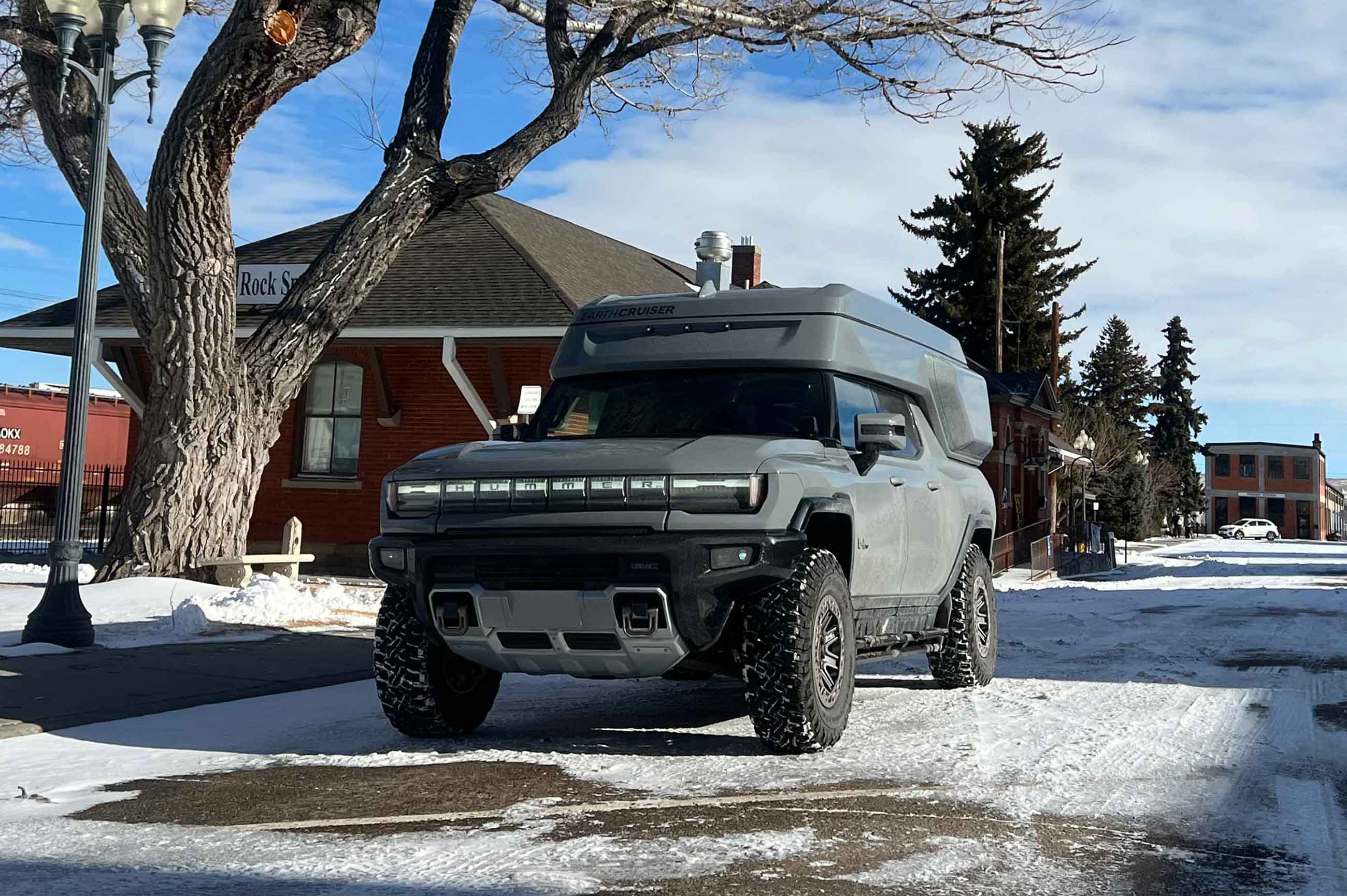 EV Hummer EarthCruiser Camper